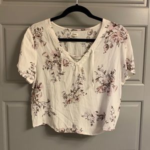 Garage size M lightweight cropped T-shirt with purple floral print